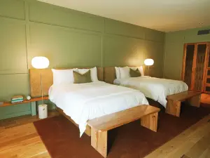 Albert Hotel