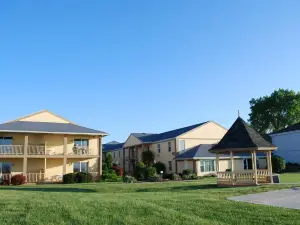 Clinton Inn & Suites