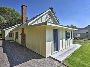 Historic Albion Mountain Cottage on Quiet Street!