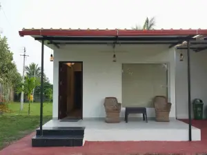 จังเกิล ฟาร์มส์ บาย มาร์ค อินน์