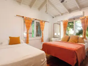 Posada Arco Iris, West End