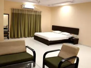 Hotel Varenya Inn