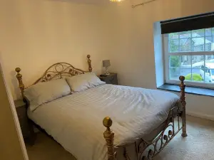 2-Bed Cottage in in Welsh Valley Nr Swansea