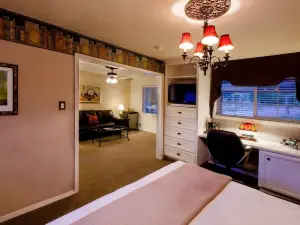Strawberry Valley Inn