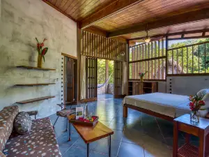 Omega Tours Eco-Jungle Lodge
