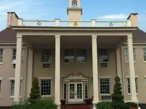 Econo Lodge Conference Center