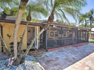 Amenity-Packed Sunrise Home w/ Outdoor Pool!