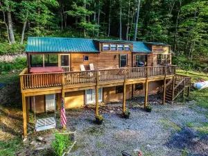 Family Cabin on 6 Acres w/ Lake Access & Hot Tub!