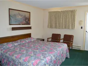 Capri Motel by OYO Elwood, Wathena