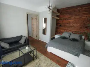 "Quiet Center" Apartment, Close to Train Station