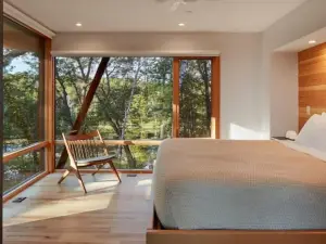 Nordlys Lodging Co. - LongHouse