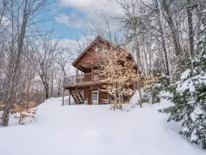 Cozy Log Cabin