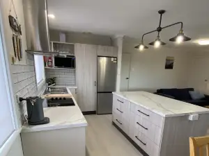 Lovely 3 bedroom home with river views. Perfect location to explore the Island.