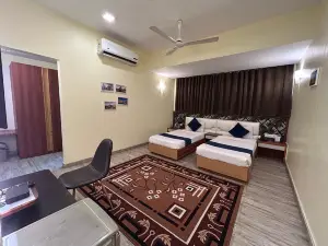 Hotel Golden - I