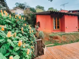 Casa na Granja Viana em Frente à Reserva Ambiental