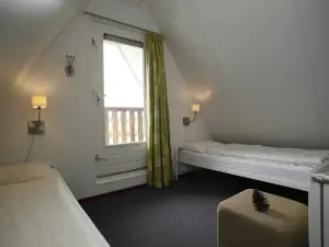 Holiday Home with Garden Near Mookerplas