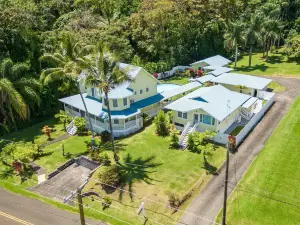 Grand Melemele 3 Bedroom Home by RedAwning