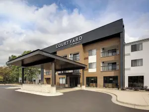 Courtyard Grand Rapids Airport