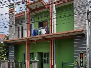 OYO Life 93147 Rumah Kos Shilah Habib Syariah