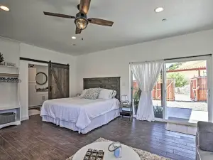 Cottage by the Lakes w/ Patio by Lake Nacimiento