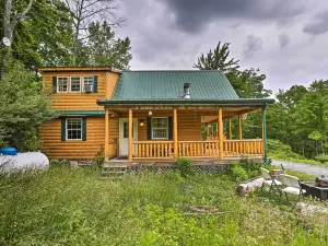 Porch, Fire Pit + Valley Views: Blakely Cabin!