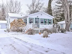 Green Lake Vacation Home w/ Screened Porch!