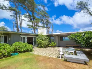 Malaekahana 3 Bedroom Home by Redawning