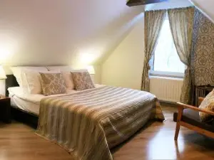 Amber House su sūkurine Vonia