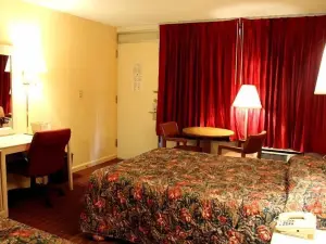 Travelers Inn