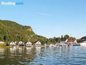 Five-Bedroom Holiday Home in Jelsa 2