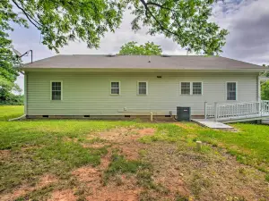 Charming Boydton Retreat ~ 5 Mi to Kerr Lake!