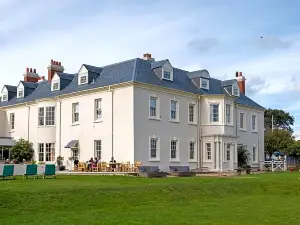 Moonfleet Manor - A Luxury Family Hotel