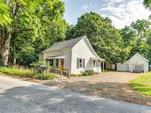 Peaceful Franklin Cottage ~ 1 Mi to Downtown!