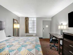 Motel 6 Chickasha, OK