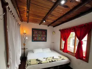 Lonesome George Ecolodge