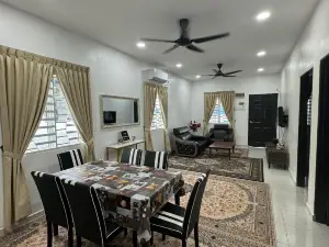Mawar Homestay Teluk Intan(Muslim Only)