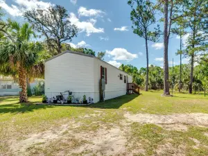 1 Mi to Manatee Springs State Park Cozy Getaway!