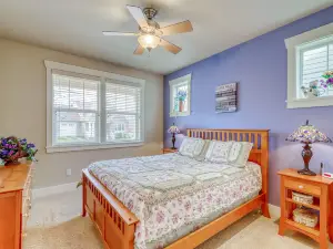 Family-friendly home w/full kitchen, gas grill & patio - close to downtown