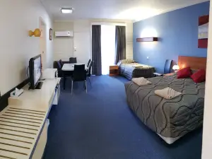 Amber Court Motor Inn
