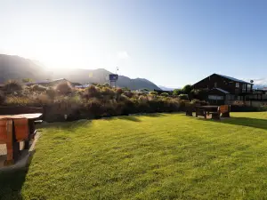 Clearbrook Motel & Serviced Apartments