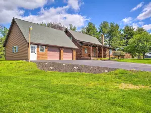 Rustic Zanesville Getaway w/ Expansive Yard!