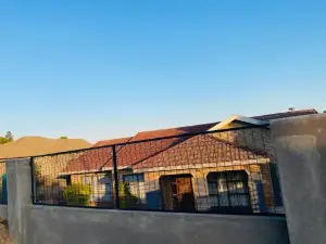 Ha-Dzibs Backpackers Accommodation