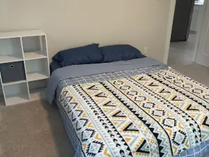 Charming 3-bedroom house in Ruther Glen with WiFi and AC