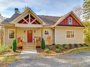 Lakeside Paradise in Ellijay Hot Tub, Fire Pit