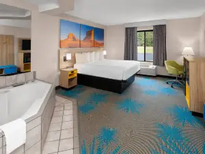 Days Inn by Wyndham Eagle River