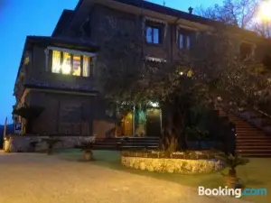 Monte Degli Ulivi Country House