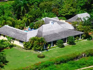 Kelso Villa, 4Br by Jamaican Treasures