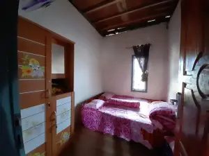 OYO Homes 91248 Desa Wisata Banding Agung Danau Ranau