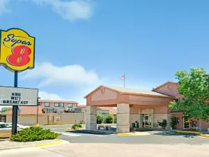 Super 8 by Wyndham Belen NM