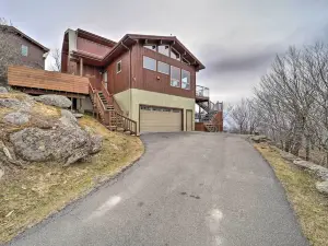 Views & Hot Tub: Sky Barn Retreat in Beech Mtn!